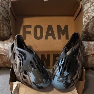 Yeezy cinder Foam runners